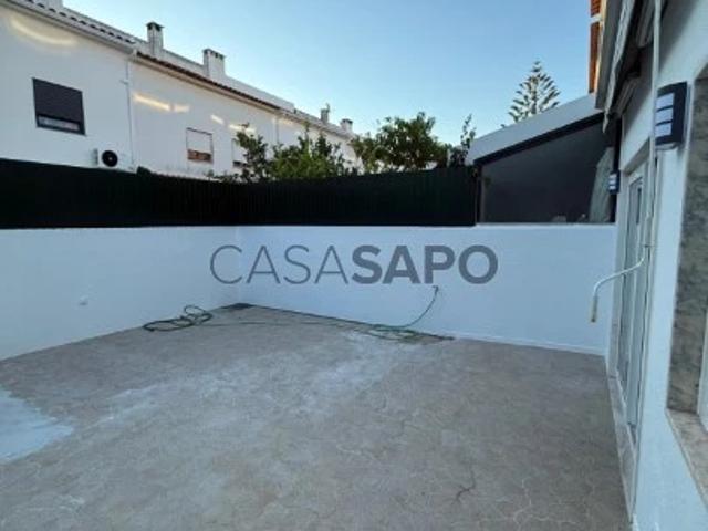 Moradia em Banda T4 para alugar em Cascais