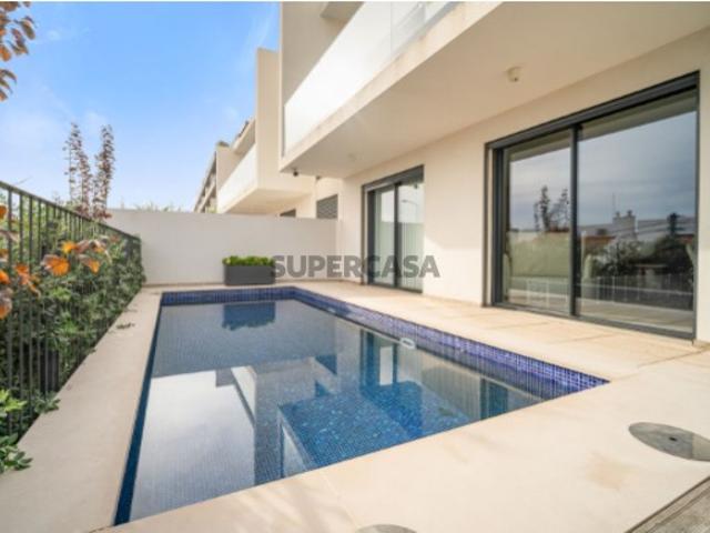 Moradia em Banda T5 com piscina, Cacilhas de Oeiras, Oeiras