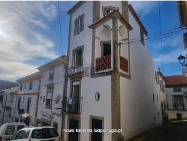 Moradia em banda T5 em Santa Maria da Devesa de 200 m²