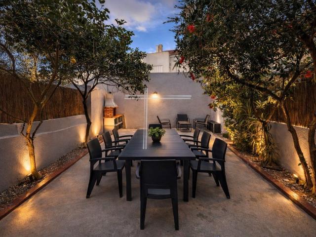 Moradia em banda T6, arquitetura tradicional Botequim 250m² Charneca De Caparica