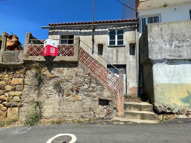 Moradia em Banda T1 / Fundão, Escarigo