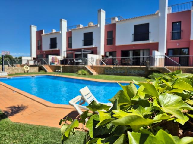 Moradia T2+1 em Albufeira, Guia, em condomínio privado