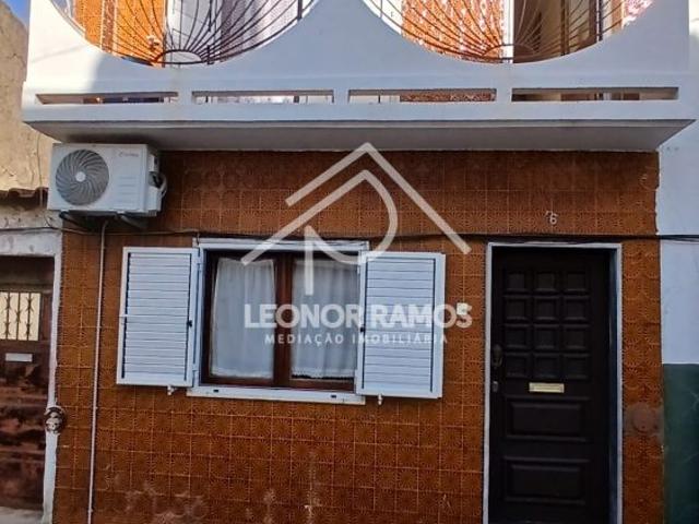 Moradia em banda T2 com sótão e varanda – Excelente oportunidade de investimento | Zebreira