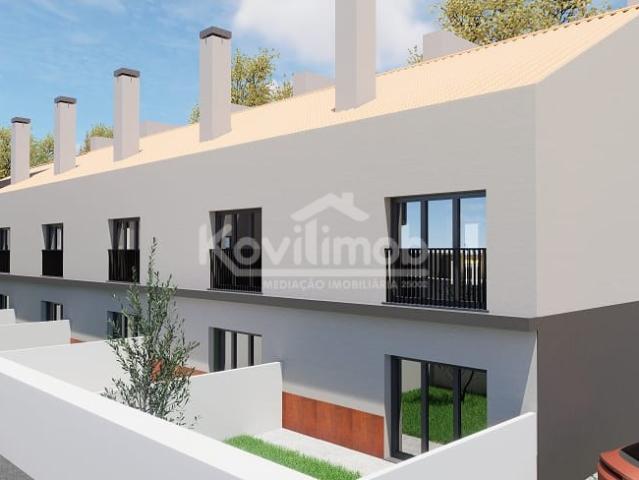 Moradia em Banda T2 Duplex