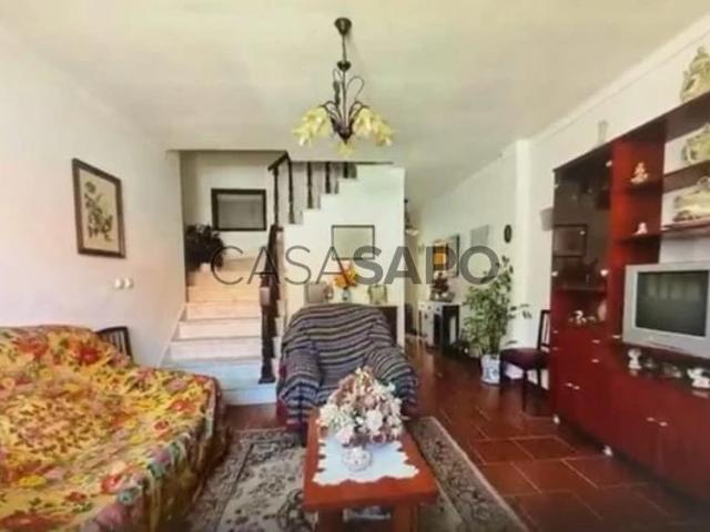 Moradia em Banda T2 Duplex para alugar na Moura