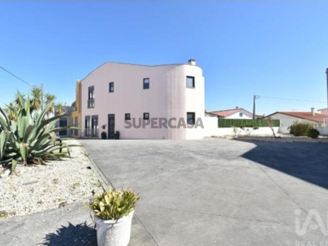 Moradia em banda T2 em Marinha Grande de 164 m²