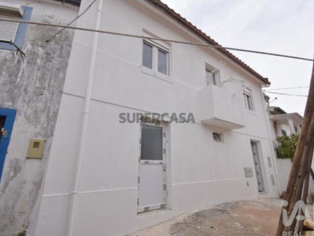 Moradia em banda T2 em Miranda do Corvo de 126 m²