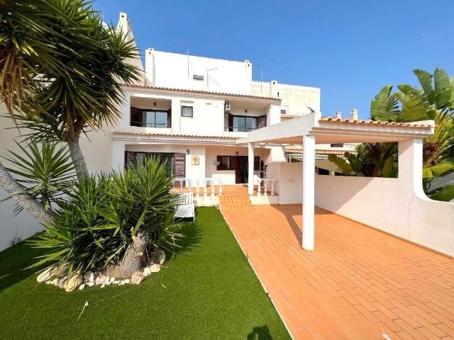 Moradia em banda T2 em Albufeira 108m² Albufeira e Olhos de Água