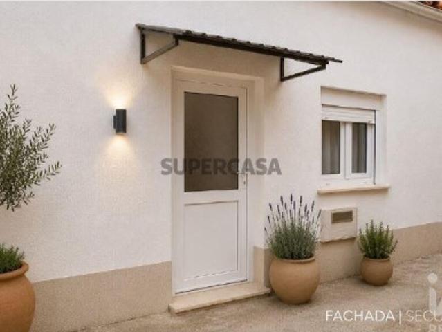 Moradia em banda T2 em Santa Maria, São Pedro e Sobral da Lagoa de 80 m²
