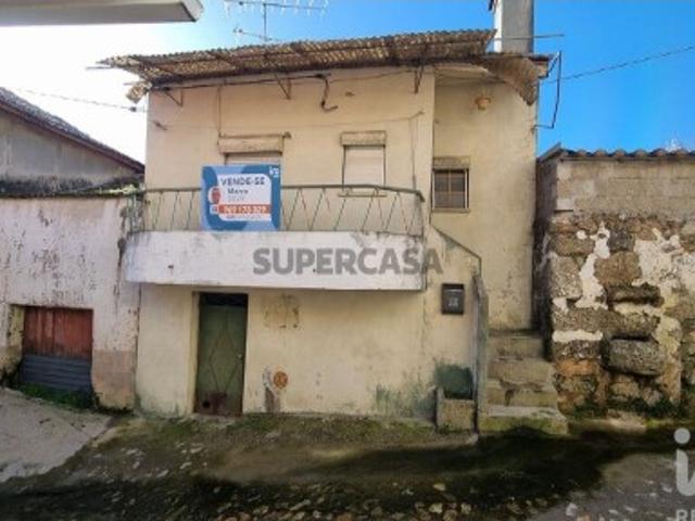Moradia em banda T2 em Vale de Azares