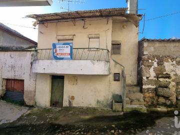 Moradia em banda T2 em Vale de Azares