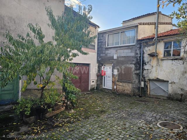 Moradia em Banda T2 / Fundão, Barroca