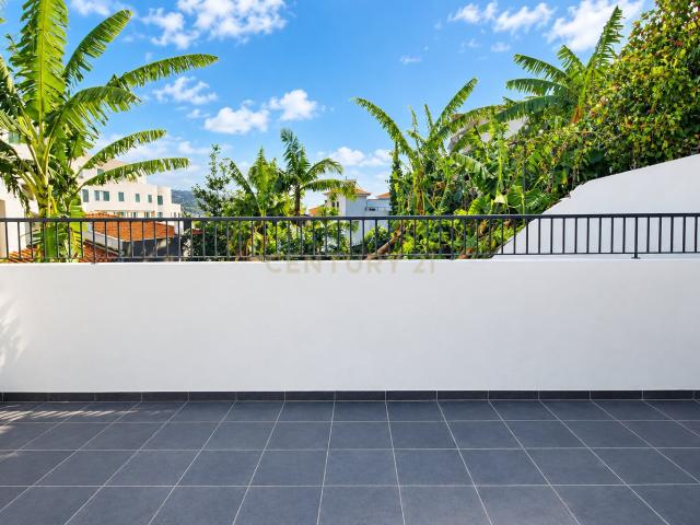 Moradia em Banda T3 Barreiros, Funchal