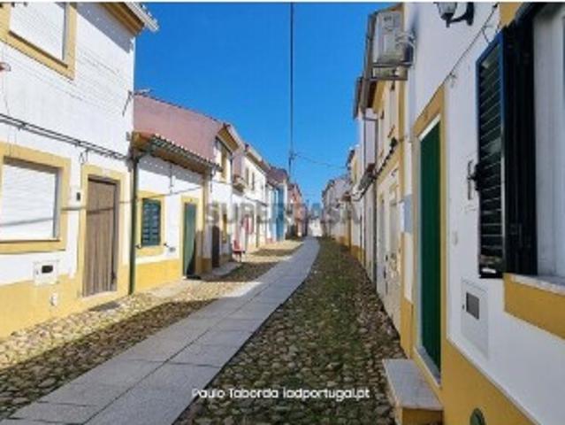 Moradia em banda T3 em Montalvão de 46 m²