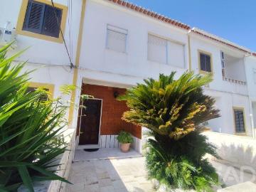Moradia em banda T3 em Nossa Senhora da Conceição e São Bartolomeu de 184 m²