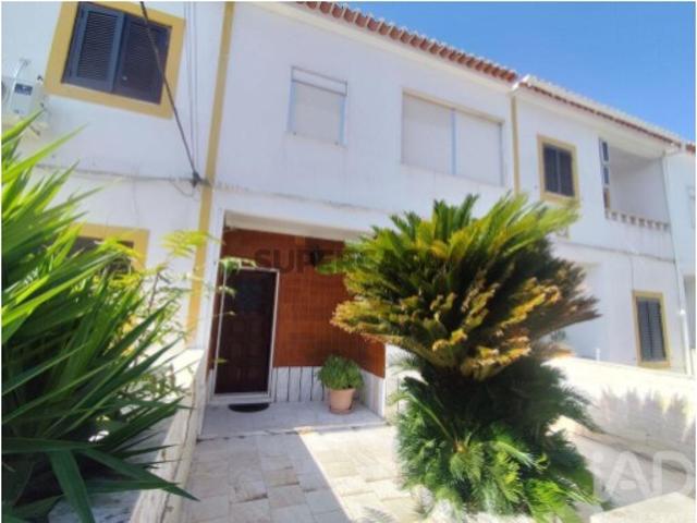 Moradia em banda T3 em Nossa Senhora da Conceição e São Bartolomeu de 184 m²