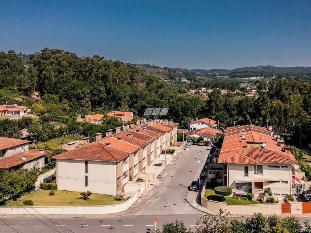 Moradia em banda T3 Barbudo, Vila Verde