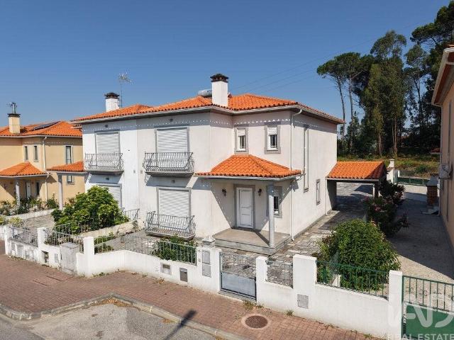 Moradia em banda T3 em Carregal do Sal 193m² Ferreirós Do Dão