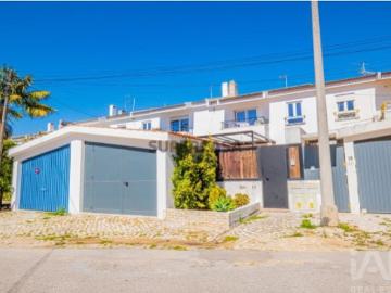 Moradia em banda T3 em Costa da Caparica