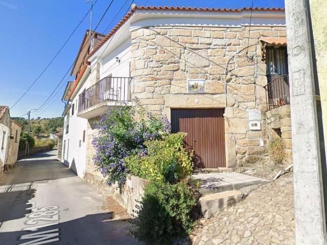 Moradia em banda T3 em Pegarinhos de 119 m²