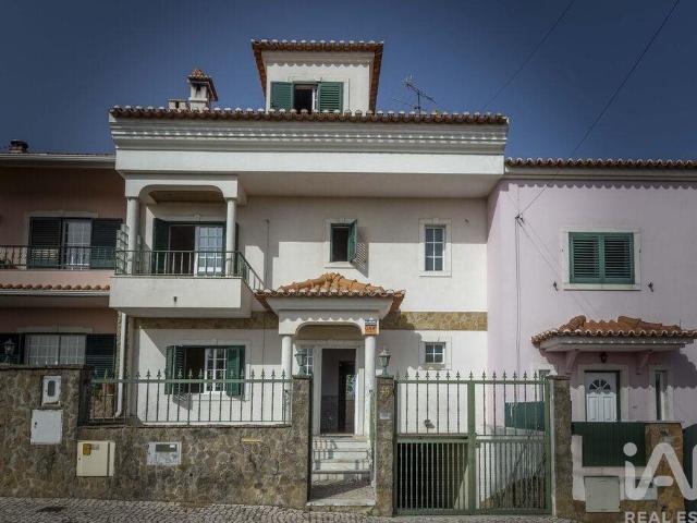 Moradia em banda T3 em Sintra de 265,35 m² 265m² Sintra Santa Maria E São Miguel
