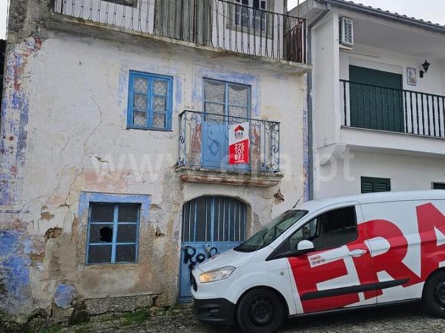 Moradia em Banda T3 / Fundão, Orca
