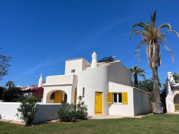 Moradia em Banda T3 Para Viver Com Charme Em Vilamoura 216m² Vilamoura