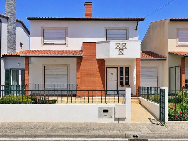 Moradia em Banda T3 Venda em Lavos,Figueira da Foz 131m² Lavos