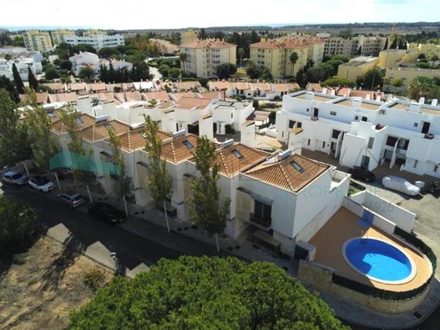 Moradia em banda V3+2 Vilamoura 105m² Quarteira