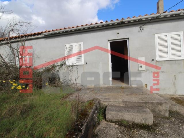 Moradia com terreno em Curopos Vinhais