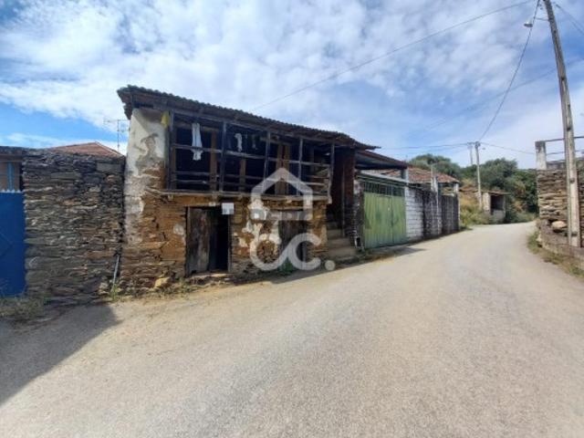 Moradia em Canaveses