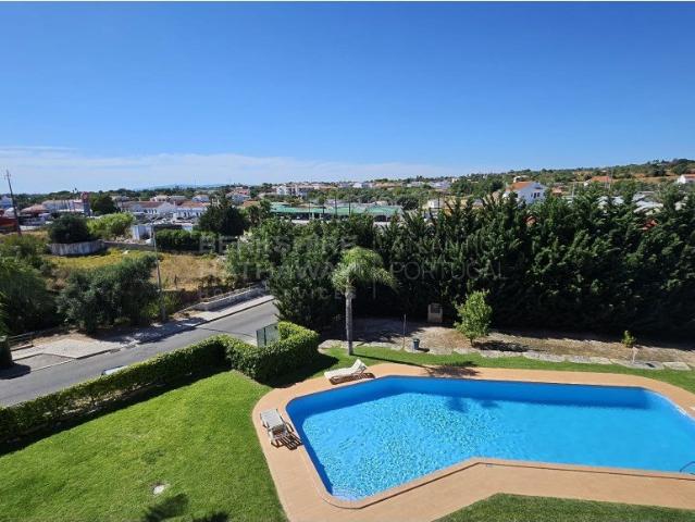 Moradia em Condomínio Fechado com Piscina na Guia, Albufeira. 0m² Guia