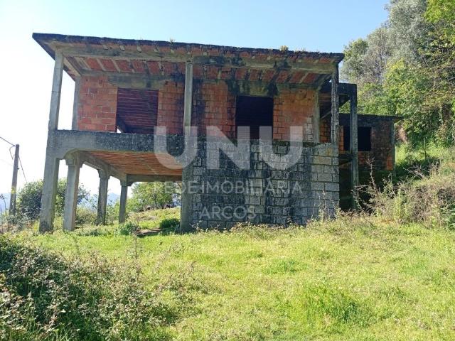 Moradia em construção 0m² Vale São Cosme
