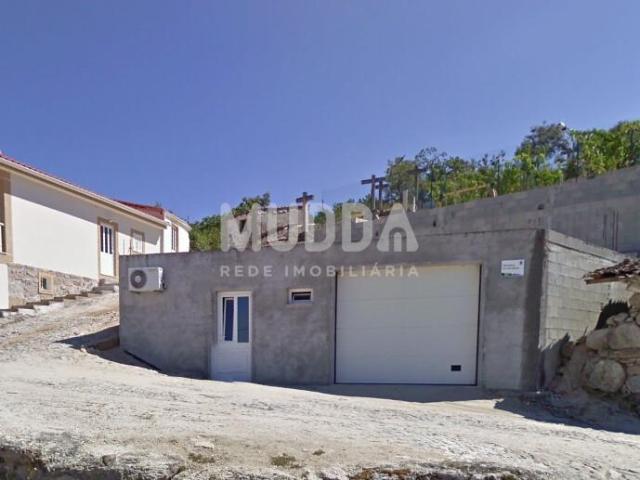 MORADIA EM CONSTRUÇÃO A MINUTOS DE CHAVES E VILA POUCA DE AGUIAR