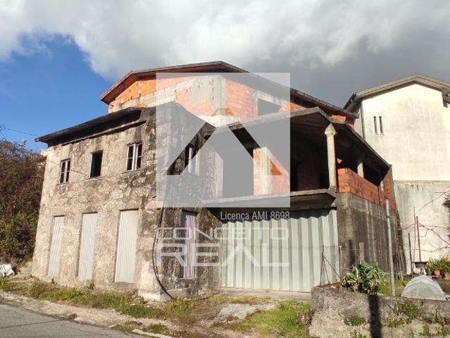 Moradia em Fase de Pedreiro Paredes Lordelo Escriturável ao abrigo do Simplex