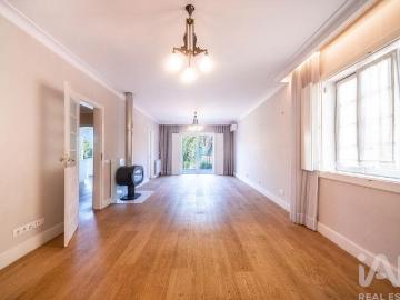 Moradia em gaveto T4 em Oliveira, São Paio e São Sebastião d. 254m² Oliveira, São Paio e São Sebastião