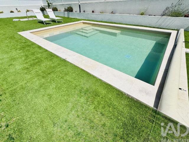 Moradia em gaveto T4 em Quinta do Anjo de 168 m² 168m² Quinta Do Anjo