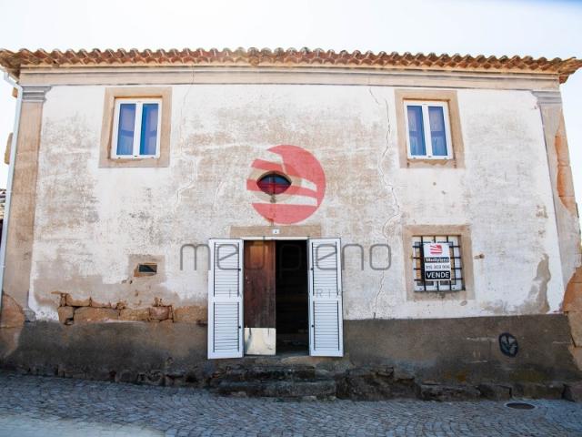 MORADIA EM GRANITO