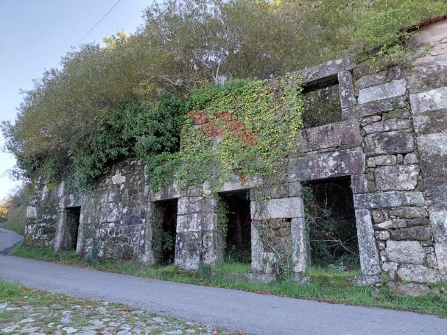 Moradia em Granito com Terreno e Vistas Amplas às Portas de Arcos de Valdevez