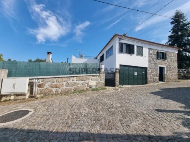 Moradia em Granito T2 +1, próximo das Cascatas de Sevilha em Tábua