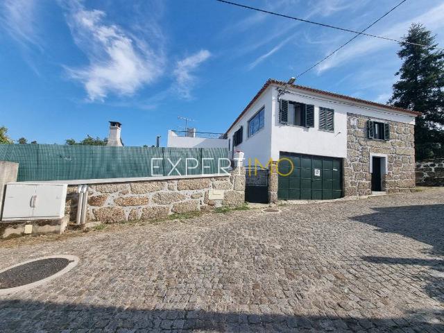 Moradia em Granito T2 +1, próximo das Cascatas de Sevilha em Tábua