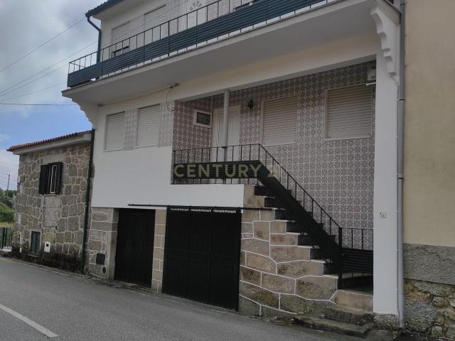 Moradia em Infias, Fornos de Algodres