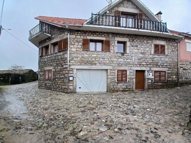 Moradia em Pedra – Antas, Penedono