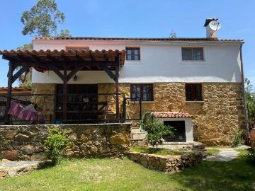 Moradia em pedra com 2 quartos, totalmente autónoma off grid, perto de Vila Nova de Poiares