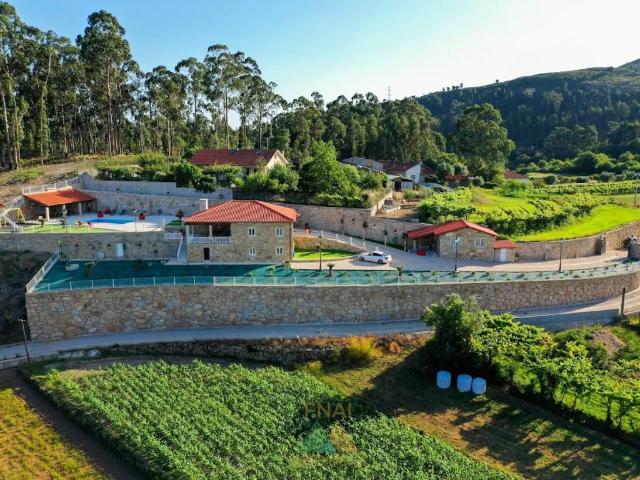 Moradia em Pedra com Piscina + Casa T1 Independente Ponte. 318m² Cabaços e Fojo Lobal