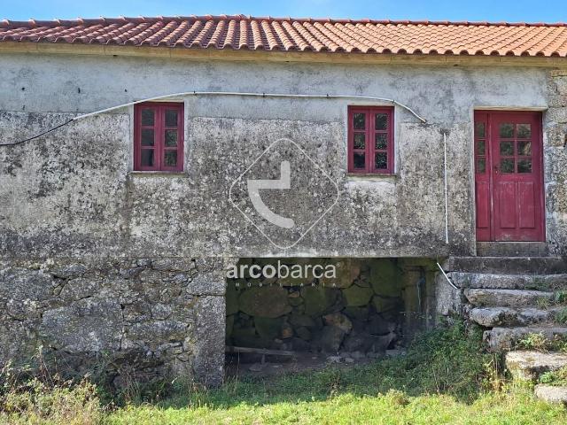 Moradia em Pedra para reconstruir
