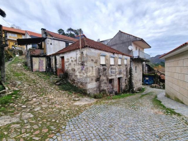 Moradia em Pedra para Recuperar Cabril, Montalegre