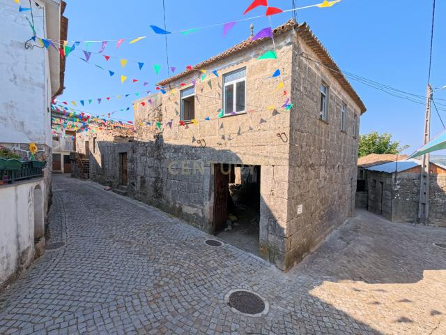 Moradia em Pedra para Recuperar em Bodiosa – Viseu