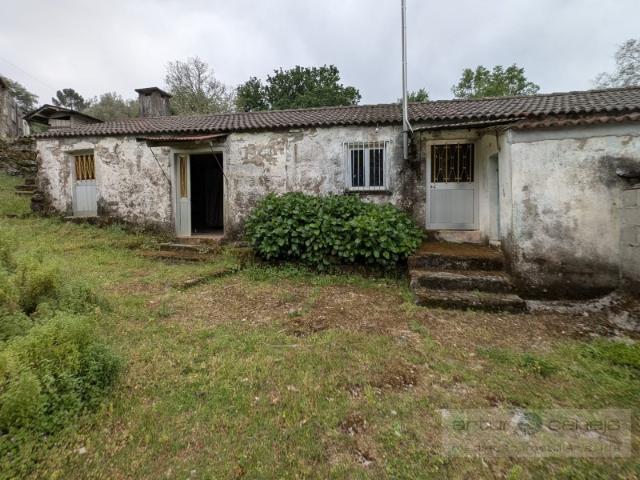 Moradia em pedra para recuperar