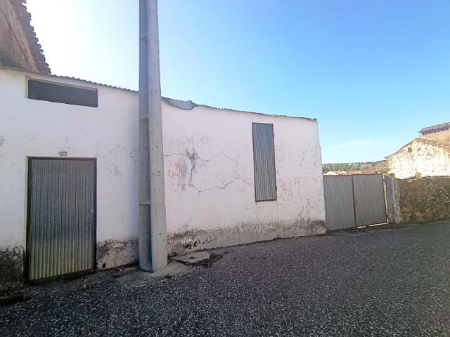 Moradia em pedra para recuperar